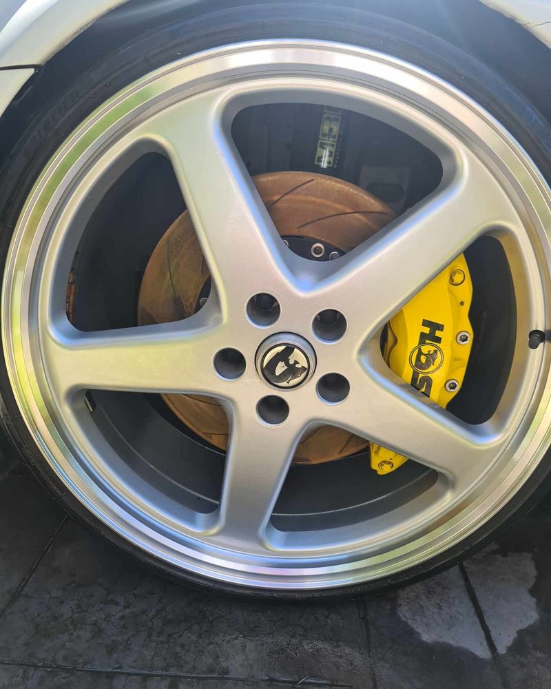 wheel & caliper of a 2010 HSV VE GTS — after